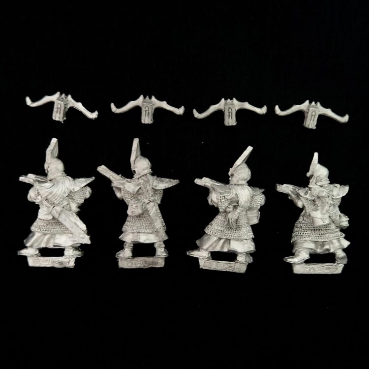 A photo of Dark Elves Crossbowmen Warhammer miniatures