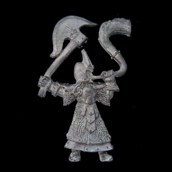 A photo of a Dark Elves Musician Warhammer miniature