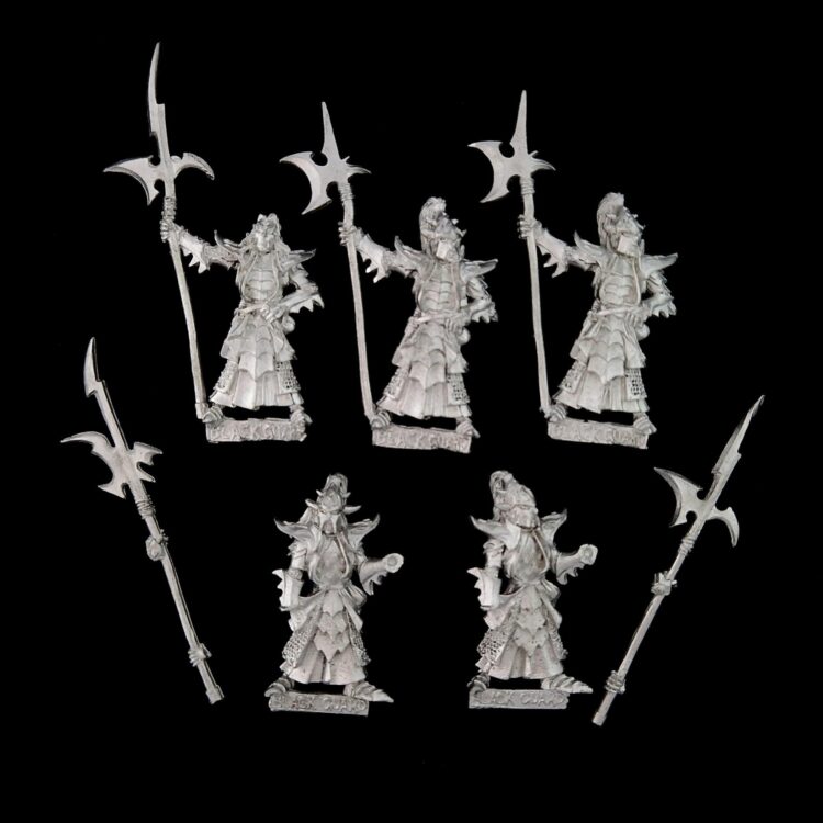 A photo of Dark Elves Black Guard Warhammer miniatures