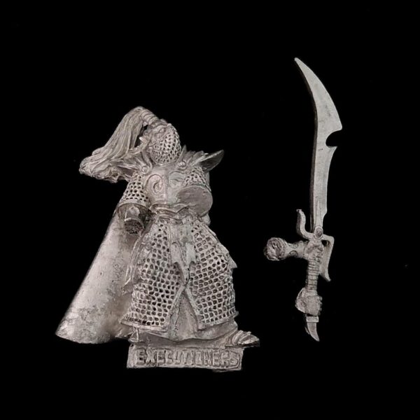 A photo of a Dark Elves Executioner Champion Warhammer miniature