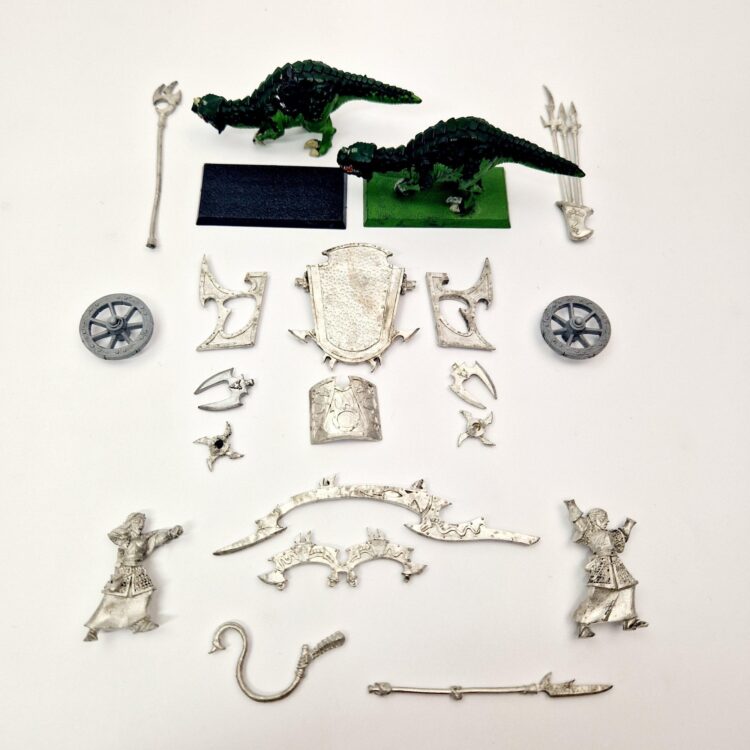 A photo of a Dark Elves Cold One Chariot Warhammer miniature