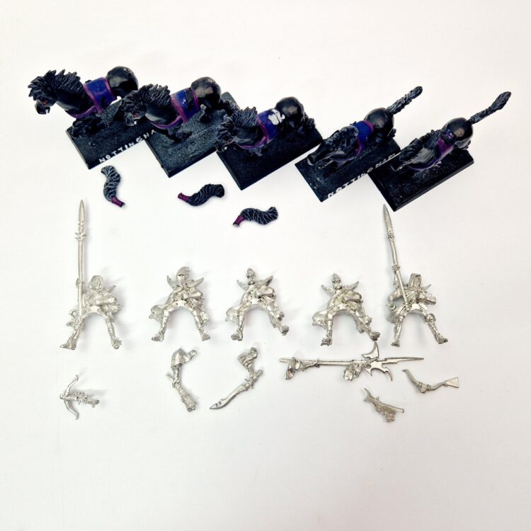 A photo of Dark Elves Dark Riders Warhammer miniatures