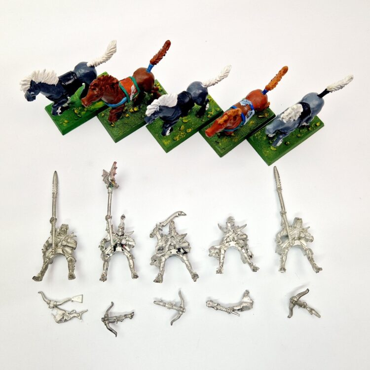 A photo of Dark Elves Dark Riders Warhammer miniatures