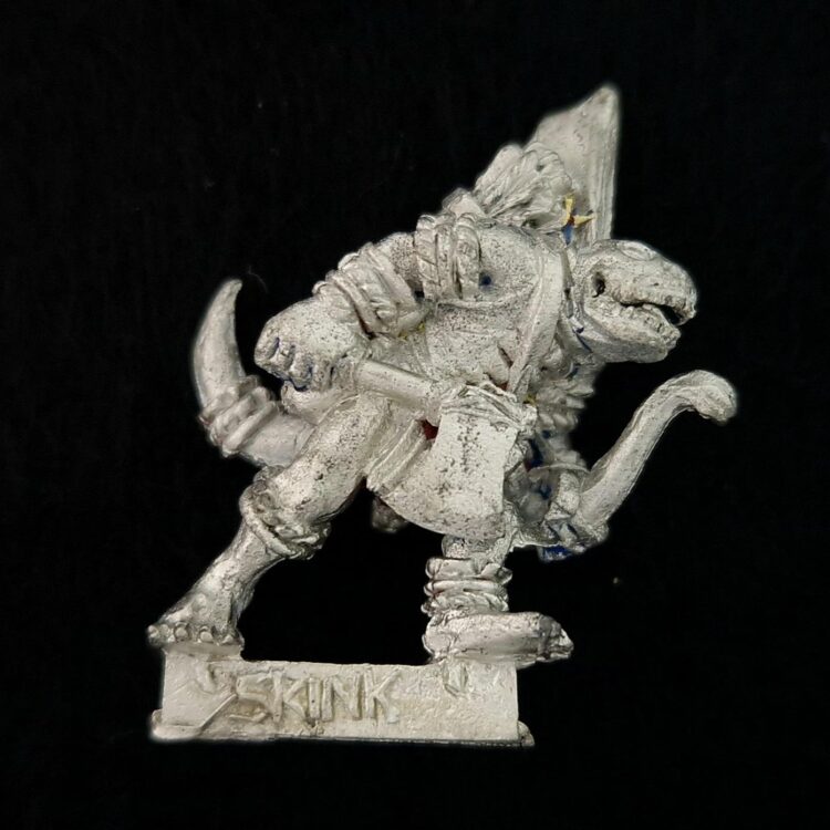 A photo of a Lizardmen Skink Champion Warhammer miniature