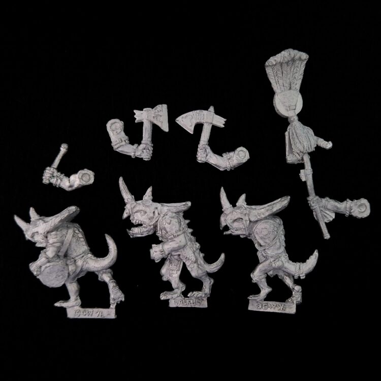 A photo Lizardmen Temple Guard Command Warhammer miniatures