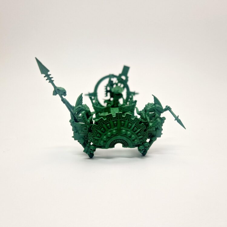 A photo of a Lizardmen Engine of the Gods Warhammer miniature