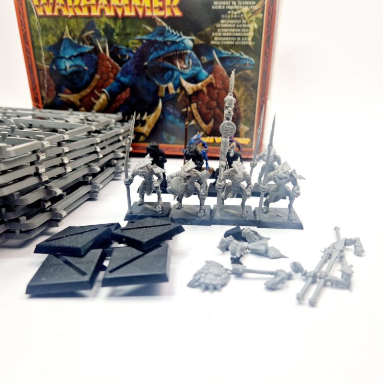 A photo of Lizardmen Saurus Warriors Regiment Warhammer miniatures