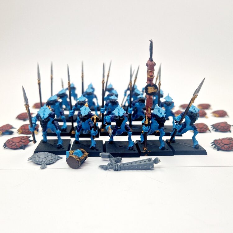 A photo of Lizardmen Saurus Warriors Regiment Warhammer miniatures