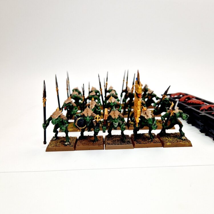 A photo of Lizardmen Saurus Warriors Regiment Warhammer miniatures