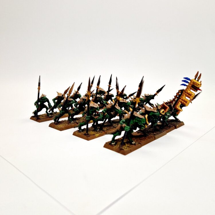 A photo of Lizardmen Saurus Warriors Regiment Warhammer miniatures