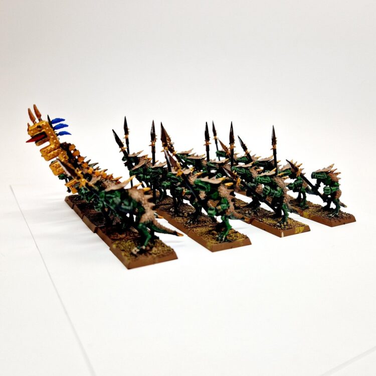 A photo of Lizardmen Saurus Warriors Regiment Warhammer miniatures