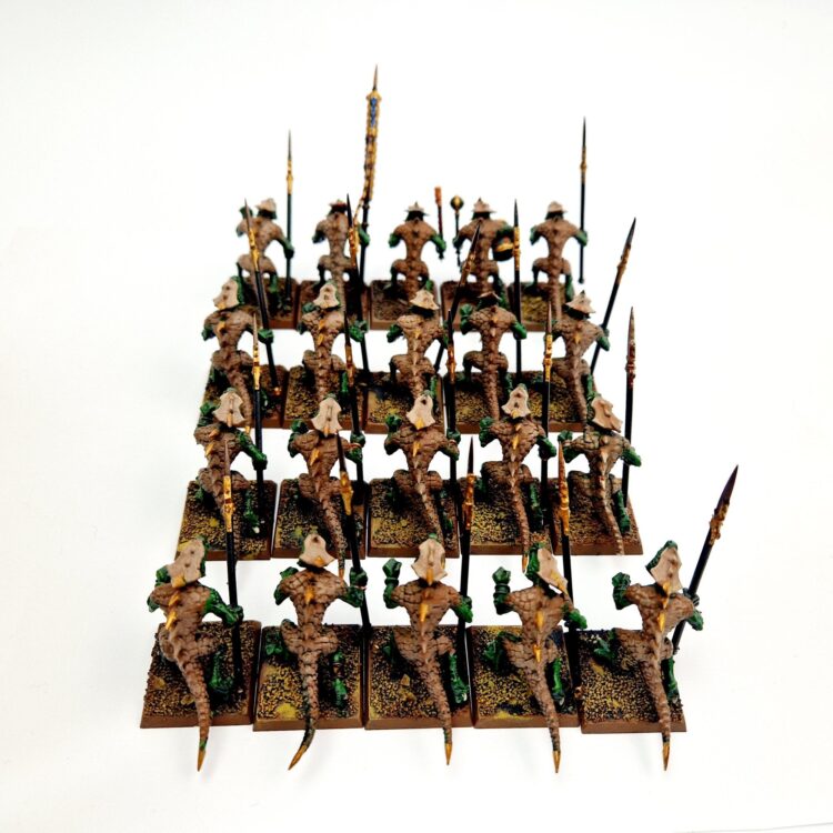 A photo of Lizardmen Saurus Warriors Regiment Warhammer miniatures