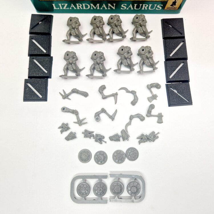 A photo of Lizardmen Saurus Warriors Warhammer miniatures