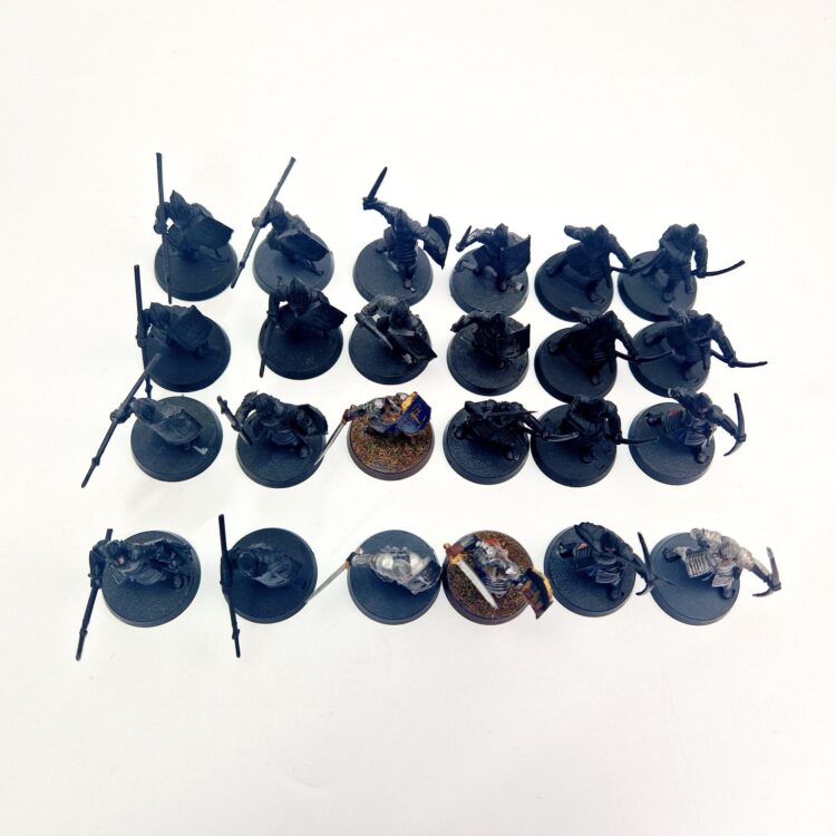 A photo of Warriors of Minas Tirith Warhammer miniatures