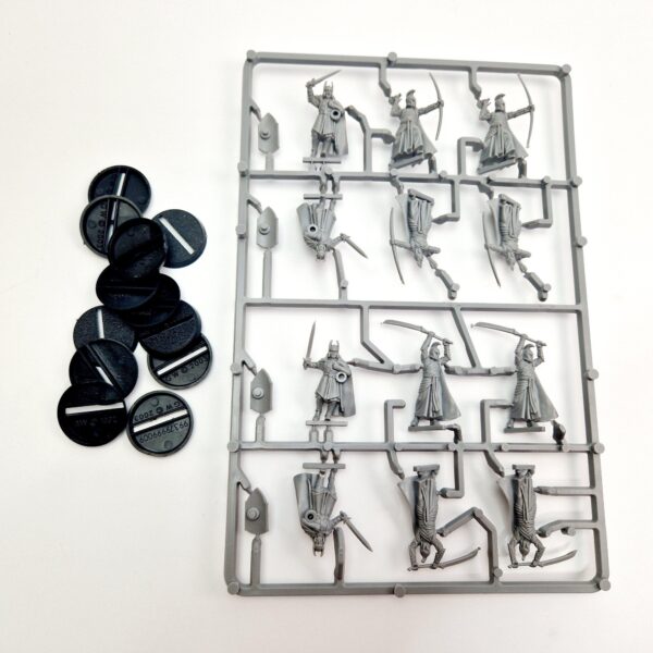 A photo of Númenor Warriors of the Last Alliance Warhammer miniatures