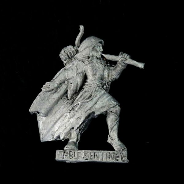 A photo of a Lothlórien Sentinel Middle Earth Warhammer miniature