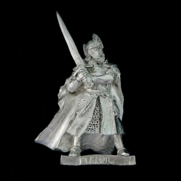 A photo of an Númenor Elendil Middle Earth Warhammer miniature
