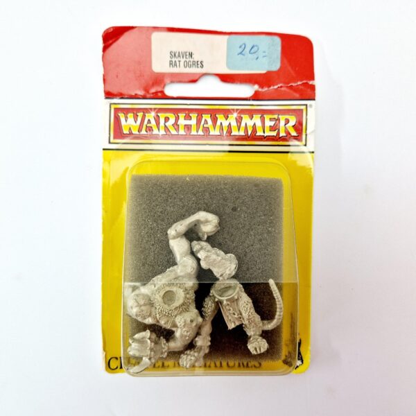 A photo of a Skaven Rat Ogre Warhammer miniature