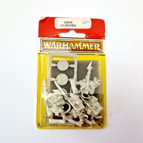 A photo of Skaven Stormvermin Warhammer miniatures