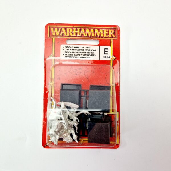 A photo of Skaven Packmaster and Giant Rats Warhammer miniatures