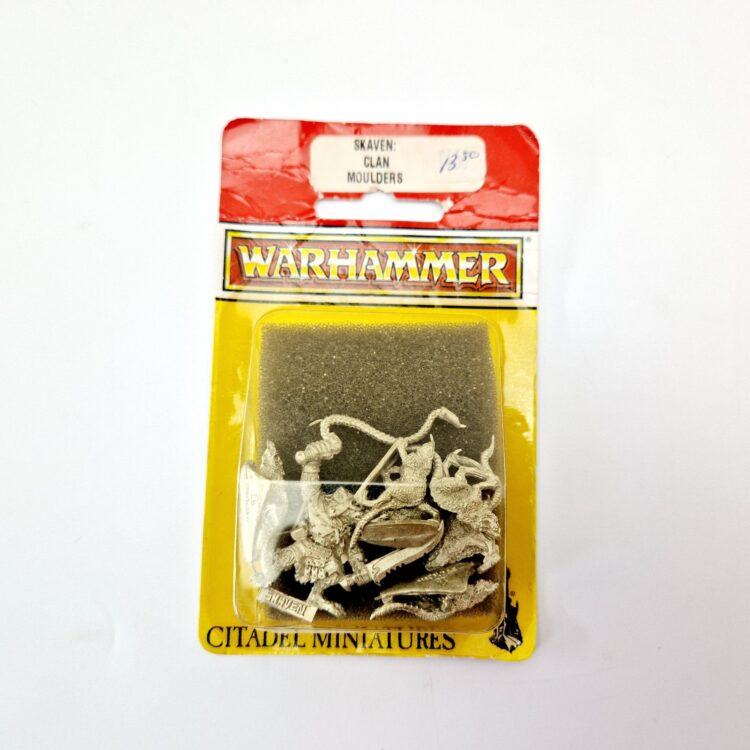 A photo of Skaven Packmaster and Giant Rats Warhammer miniatures