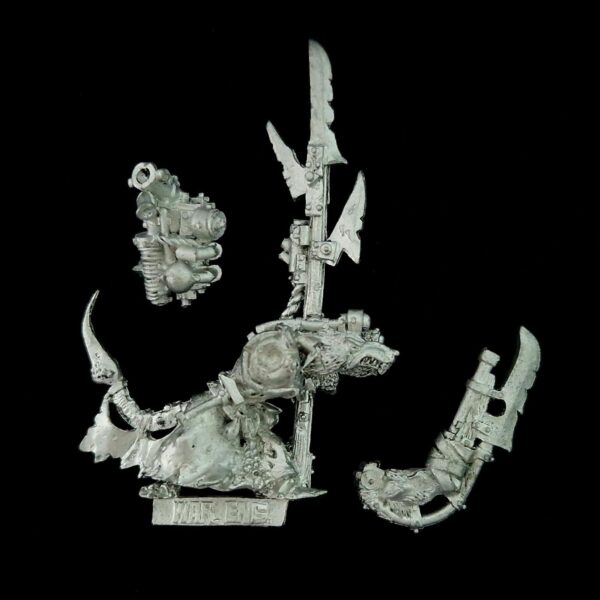 A photo of a Skaven Warlock Engineer Warhammer miniature