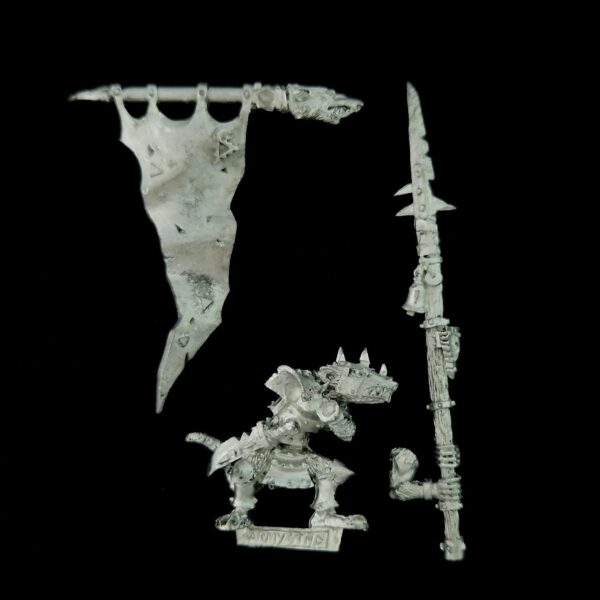 A photo of a Skaven Battle Standard Bearer Warhammer miniature