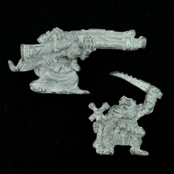 A photo of a Skaven Jezzail Team Warhammer miniature