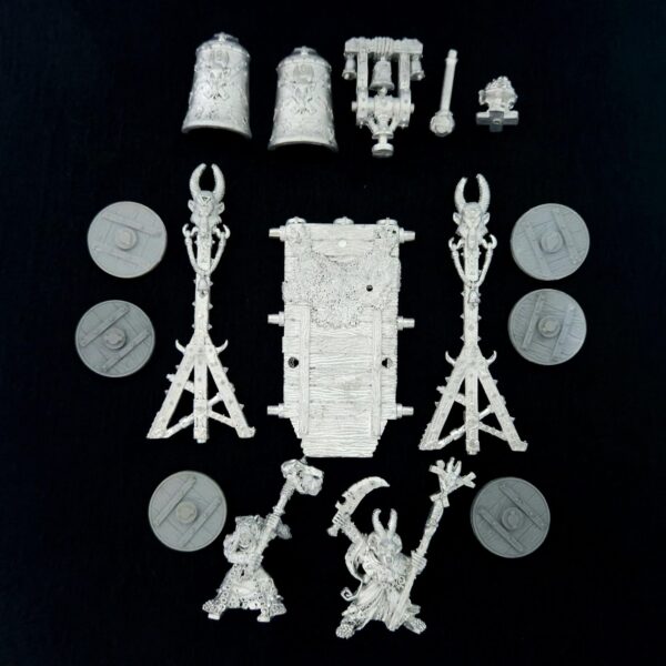 A photo of a Skaven Screaming Bell Warhammer miniature