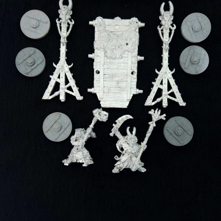 A photo of a Skaven Screaming Bell Warhammer miniature