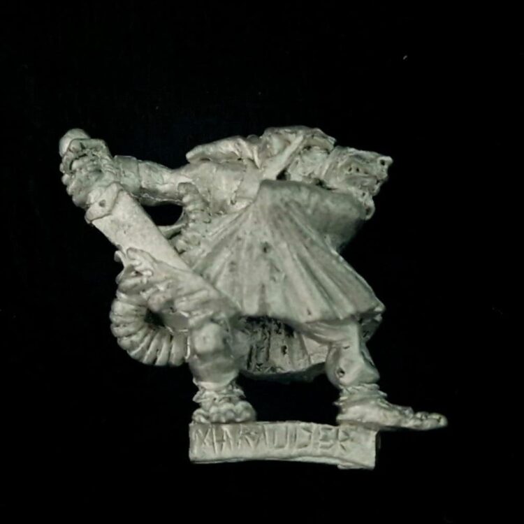 A photo of a Skaven Assassin Warhammer miniature