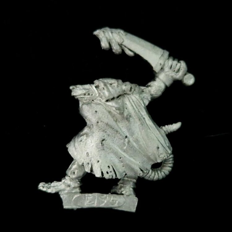 A photo of a Skaven Assassin Warhammer miniature