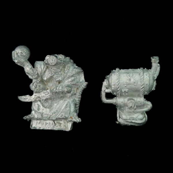 A photo of a Skaven Poison Wind Globadier Warhammer miniature