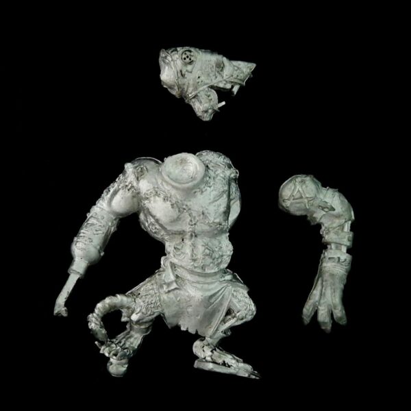 A photo of a Skaven Rat Ogre Warhammer miniature