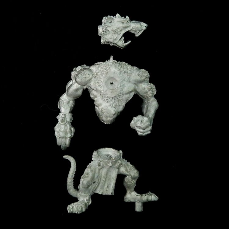 A photo of a Skaven Rat Ogre Warhammer miniature