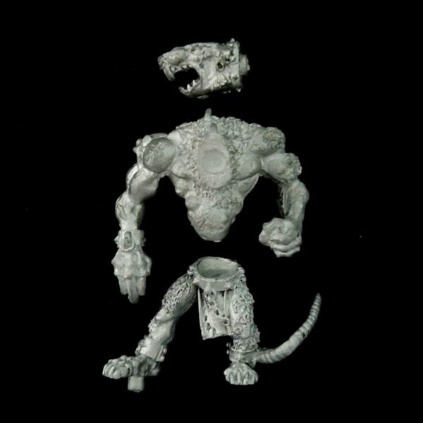 A photo of a Skaven Rat Ogre Warhammer miniature