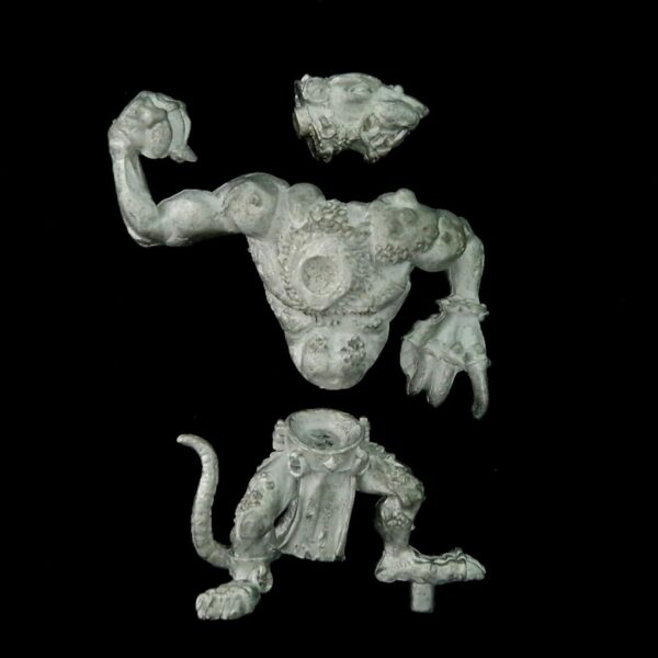A photo of a Skaven Rat Ogre Warhammer miniature