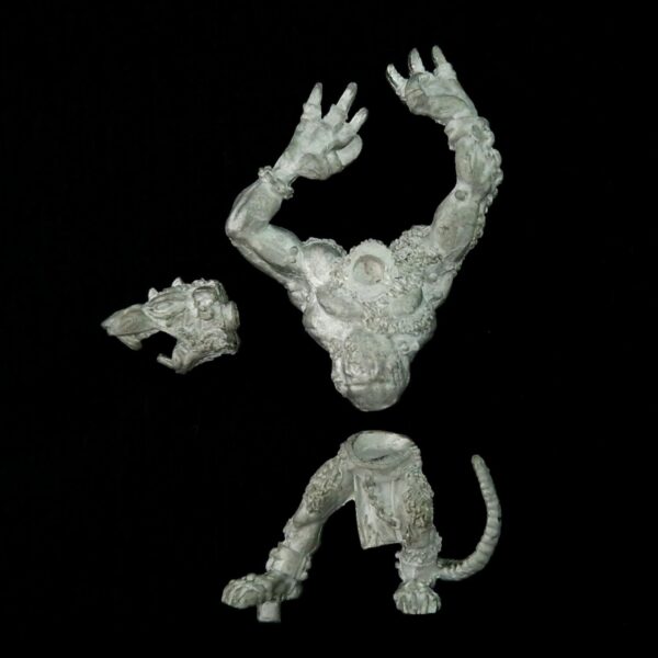 A photo of a Skaven Rat Ogre Warhammer miniature