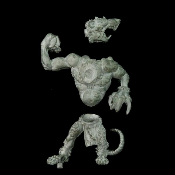 A photo of a Skaven Rat Ogre Warhammer miniature