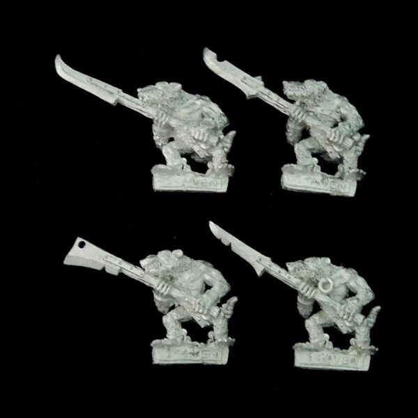 A photo of Skaven Slaves Warhammer miniatures