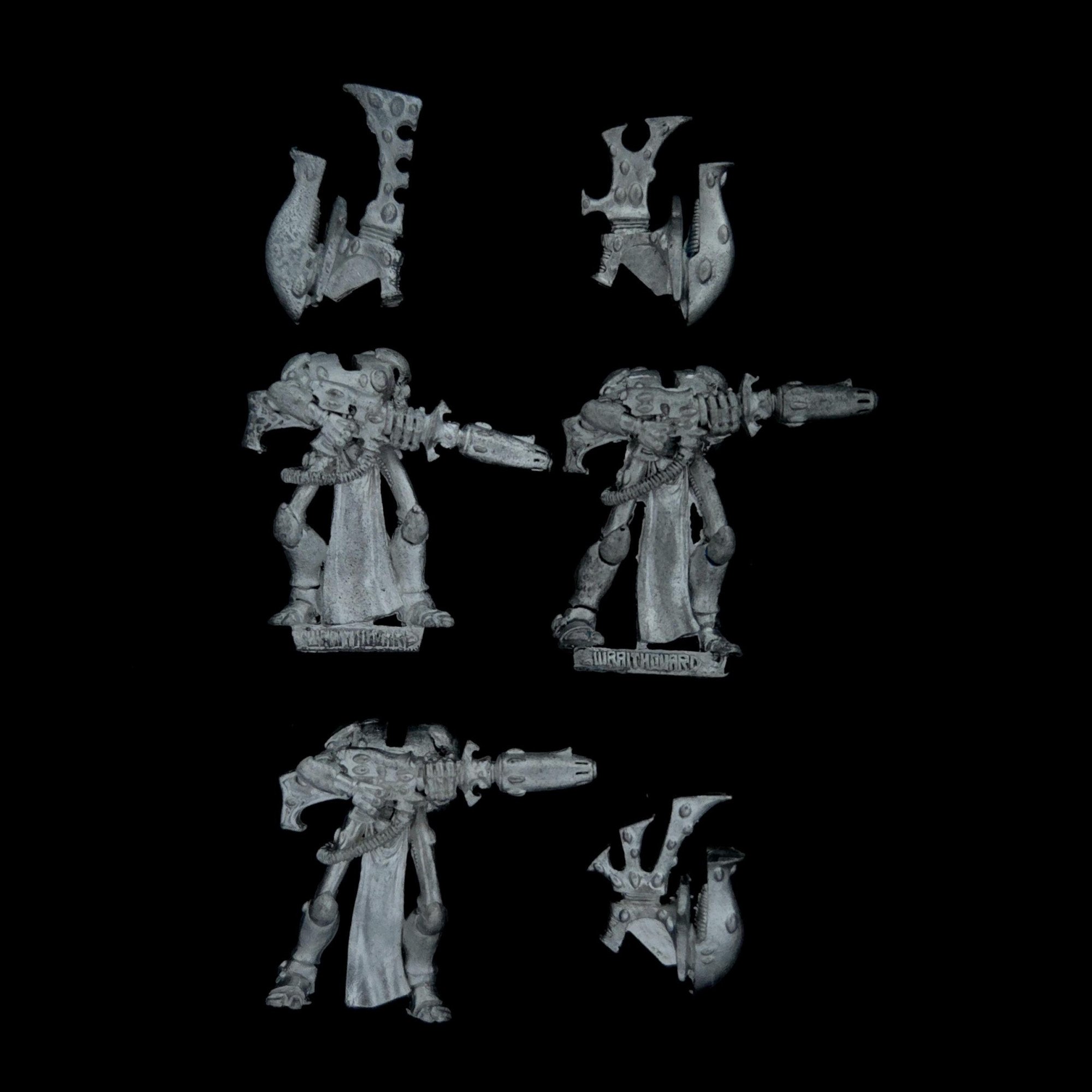 A photo of Eldar Wraithguard Warhammer miniatures