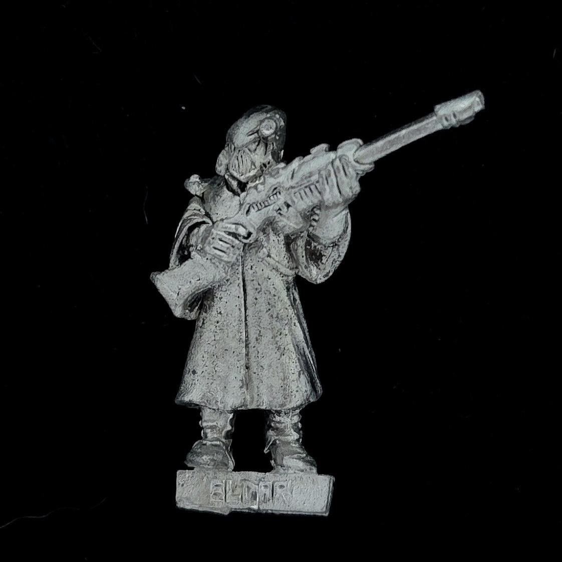 A photo of a Eldar Scout Warhammer miniature