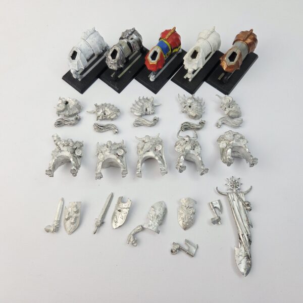 A photo of Chaos Warriors Knights Warhammer miniatures