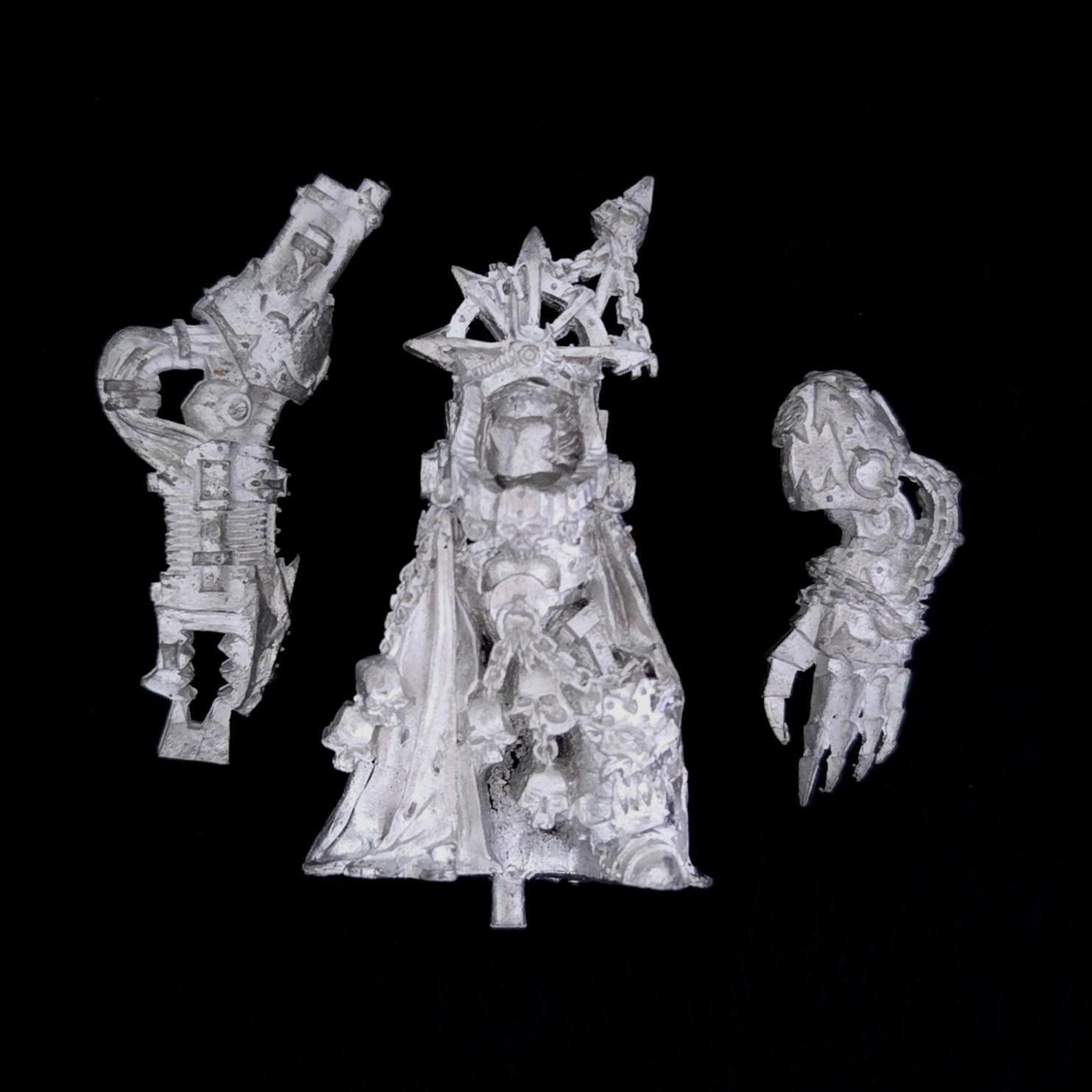 A photo of a Chaos Space Marines Terminator Lord Warhammer miniature
