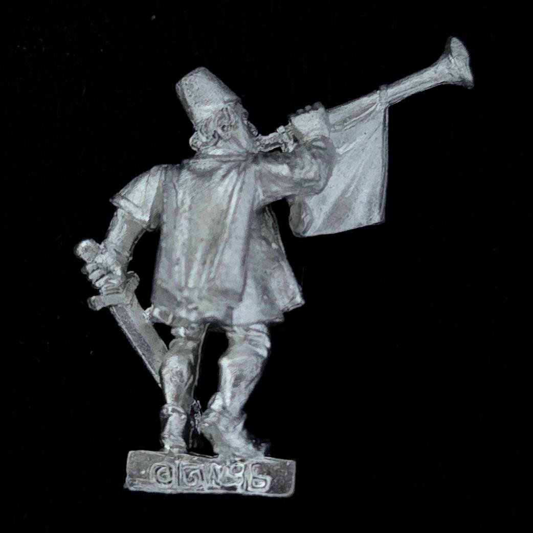 A photo of a Bretonnia Men at Arms Musician Warhammer miniature
