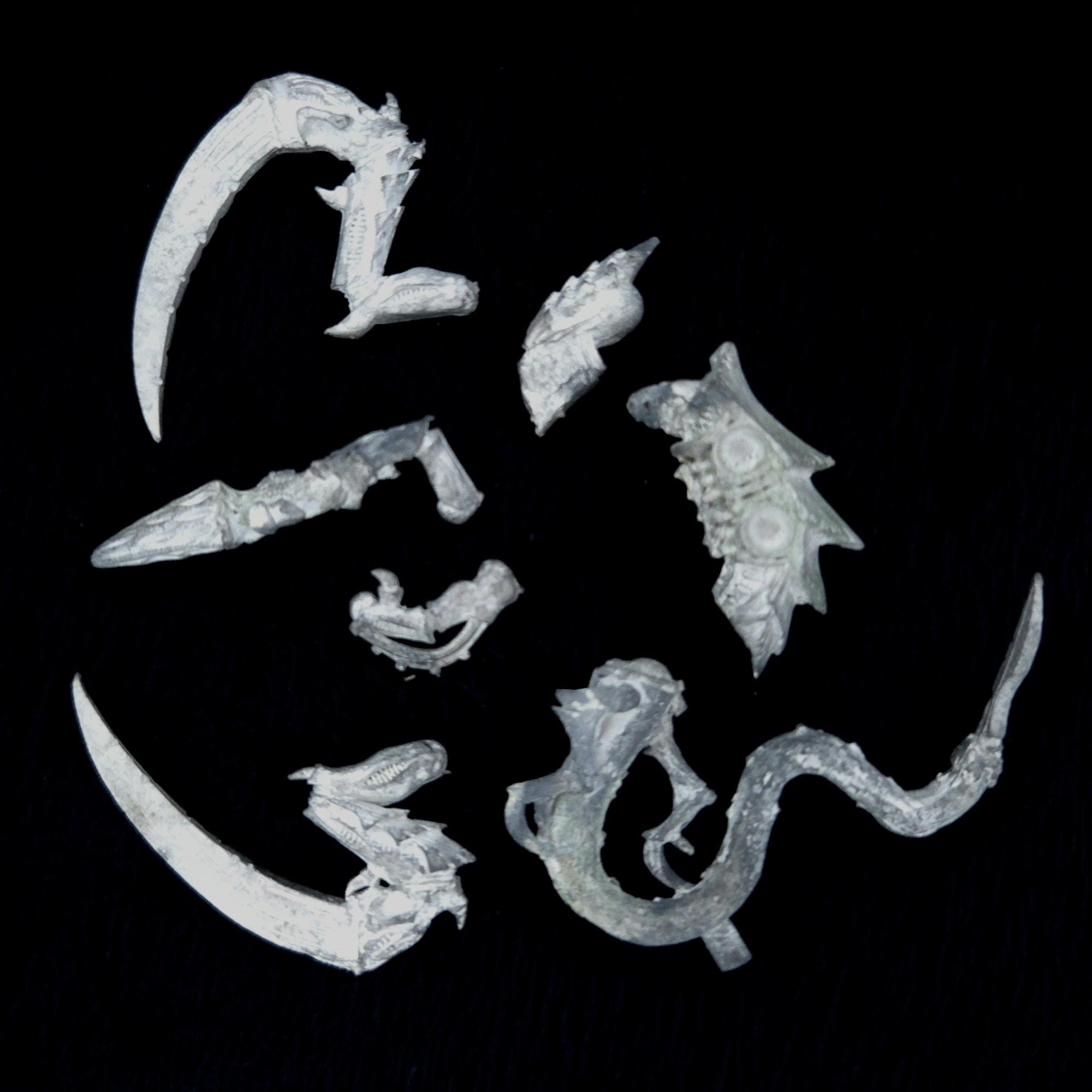 A photo of a Tyranids Ravener Warhammer miniature