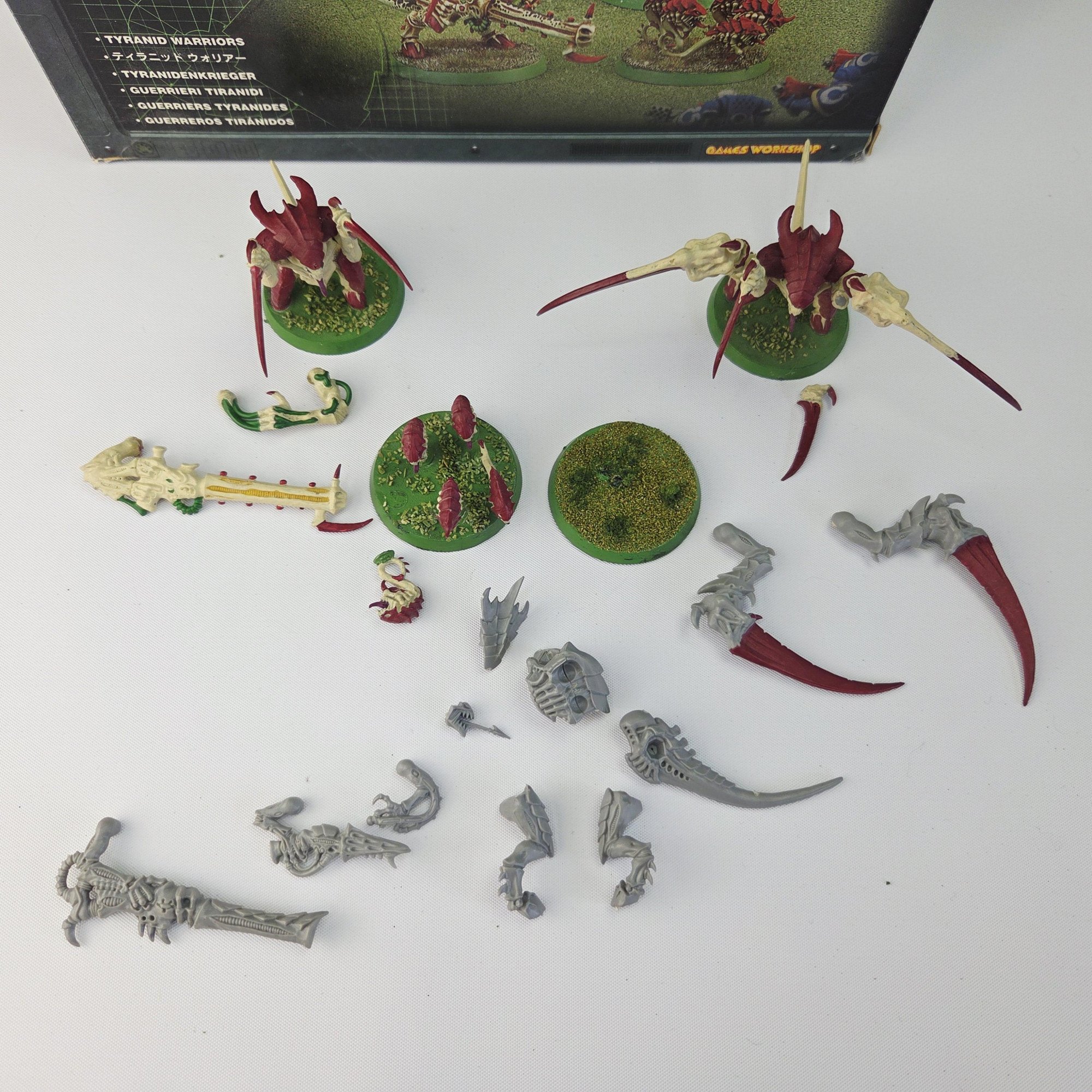 A photo of Tyranid Warriors Warhammer miniatures