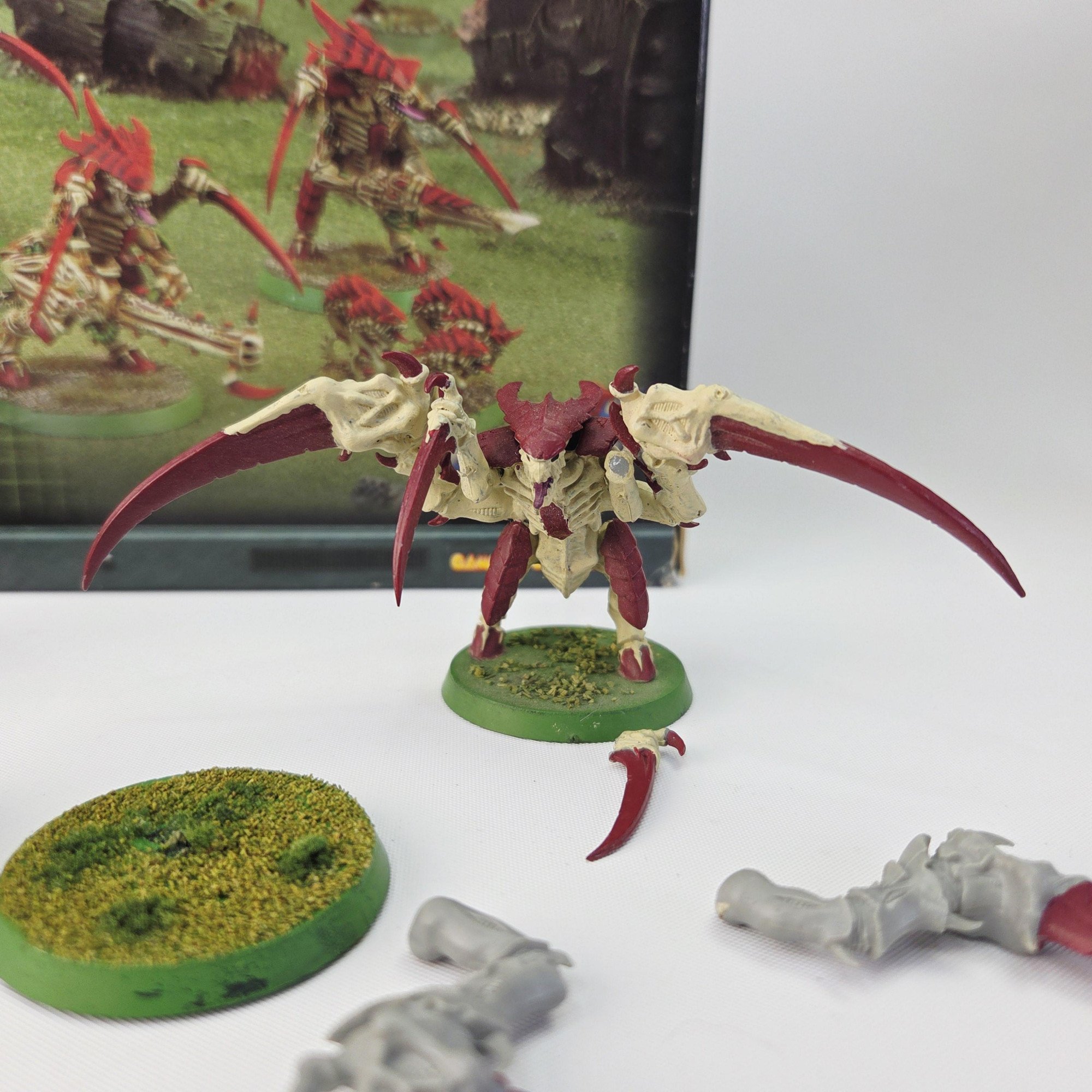 A photo of Tyranid Warriors Warhammer miniatures