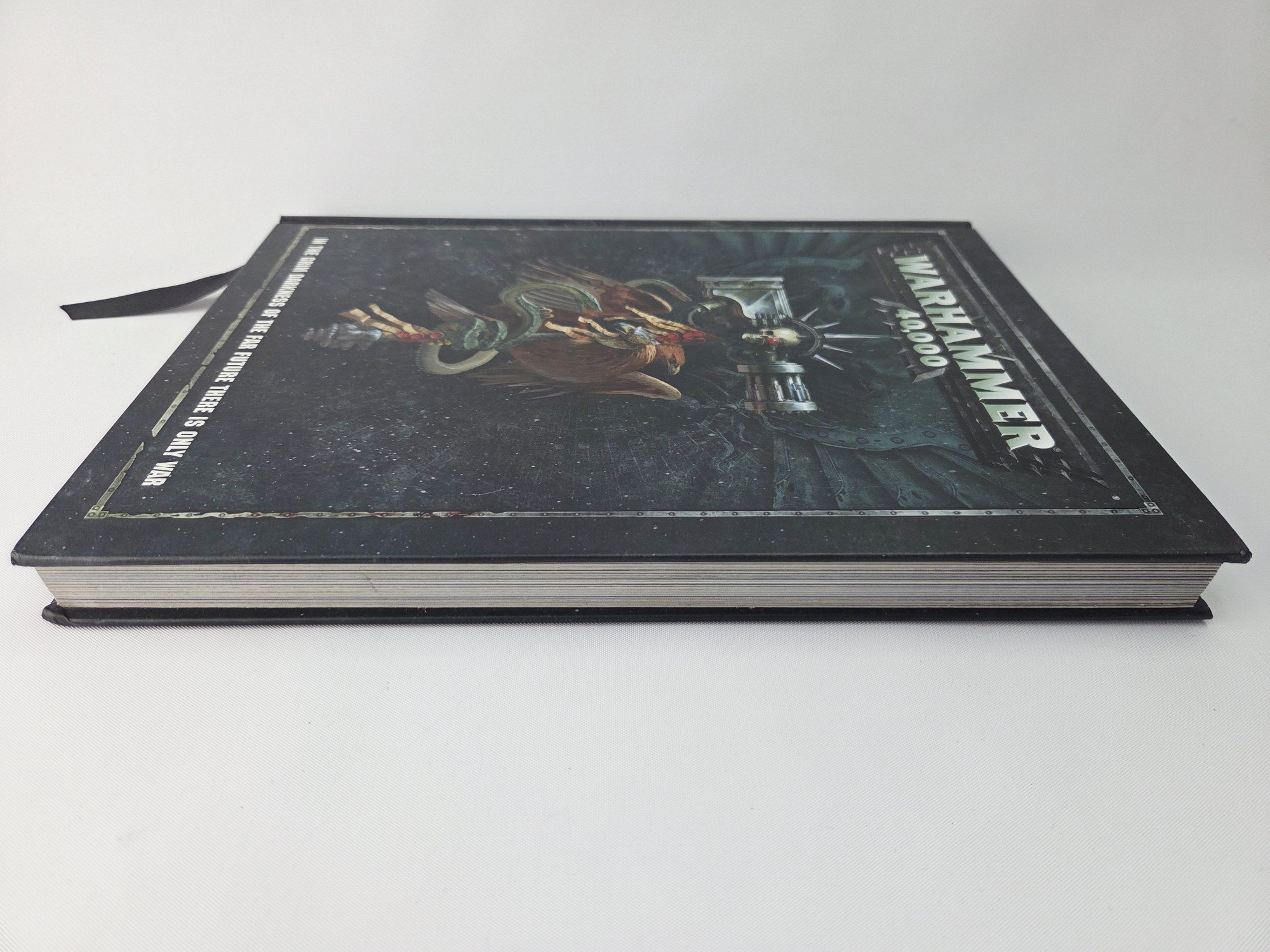 A photo of a Warhammer 40,000 8th Edition Rulebook