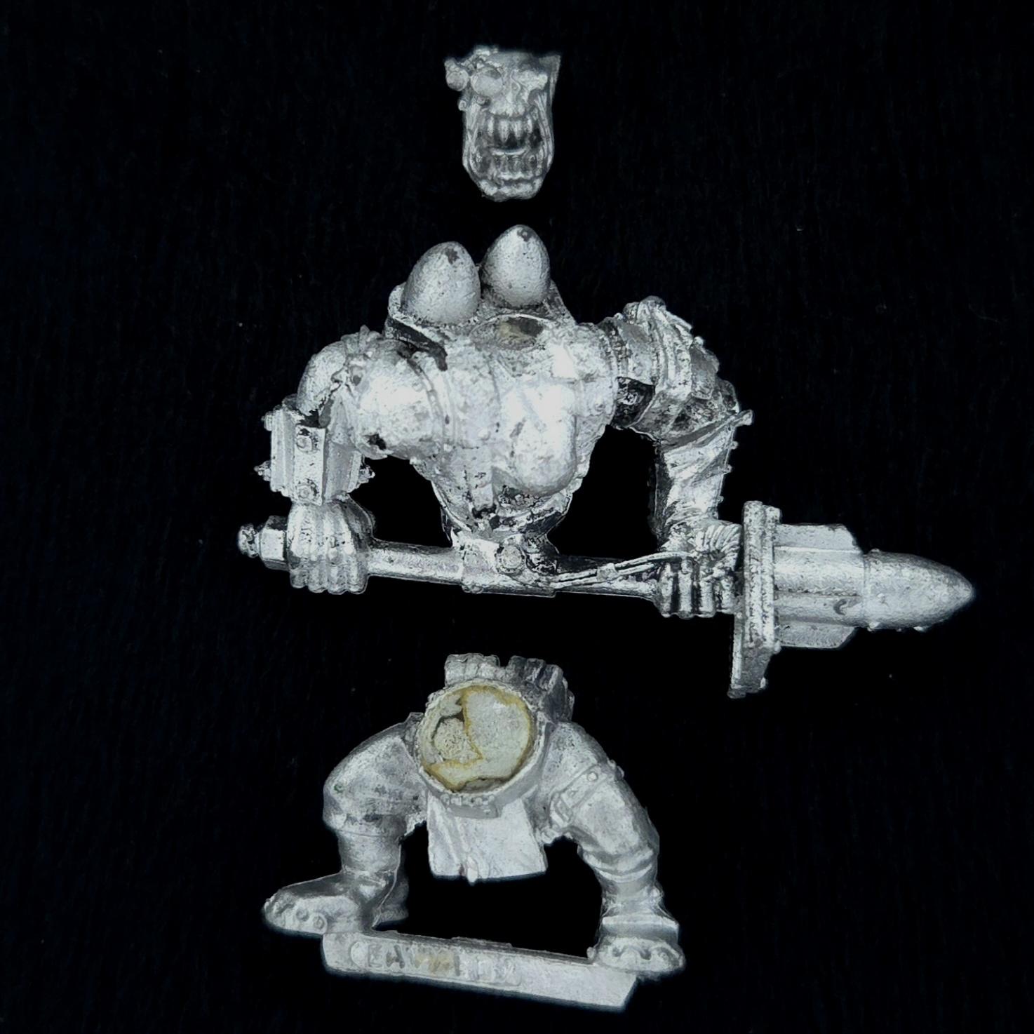 A photo of a Ork 'Eavy Boyz Rockit Launcha Warhammer miniature